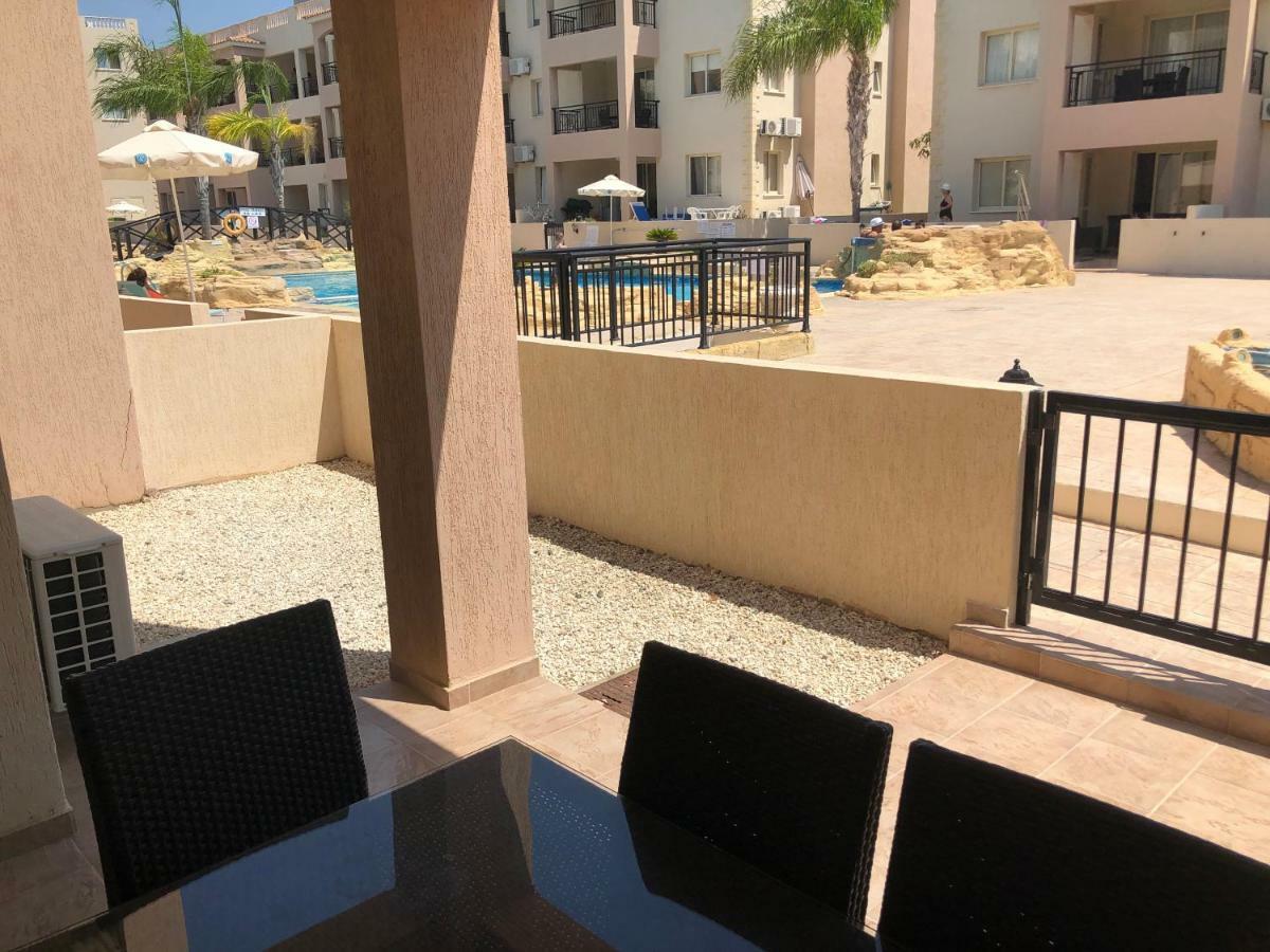Royal Seacrest Apartment Paphos Exterior photo