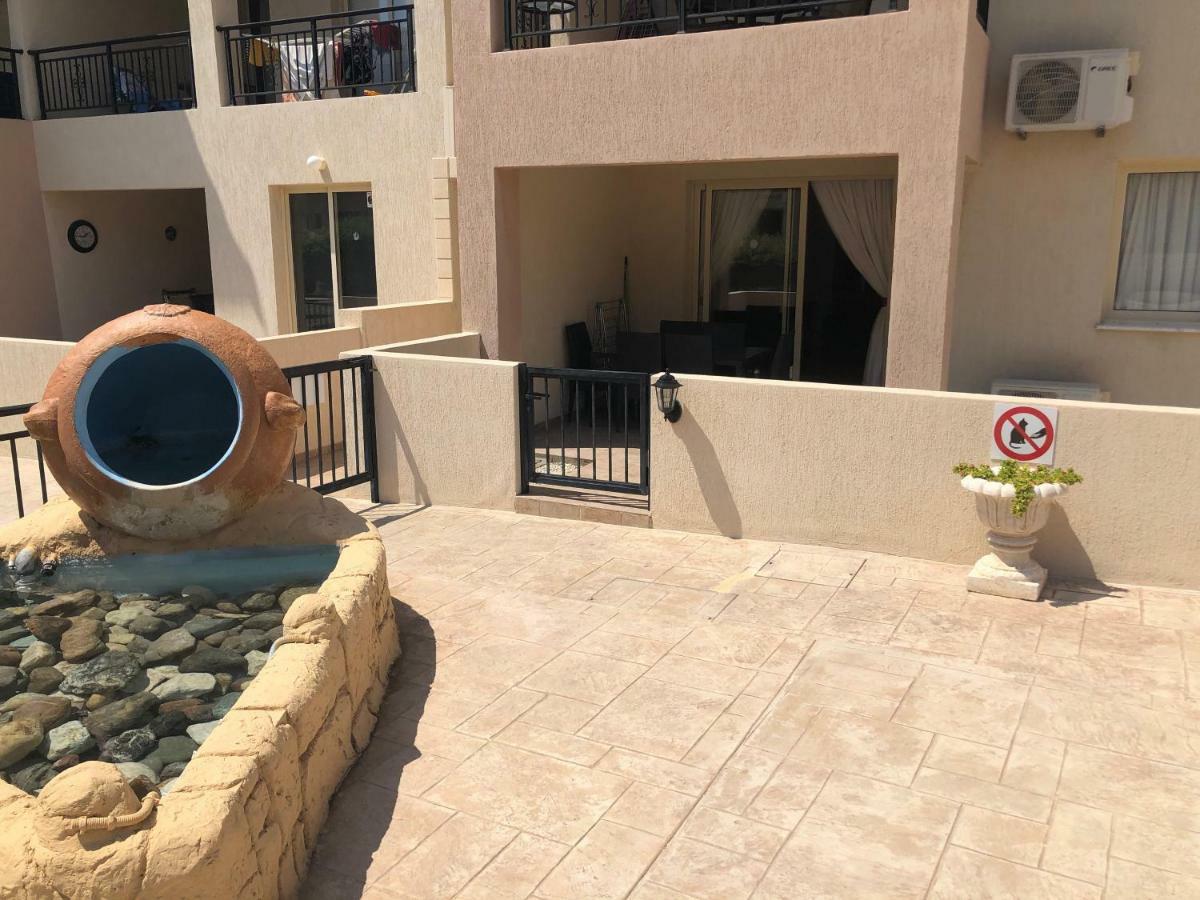 Royal Seacrest Apartment Paphos Exterior photo