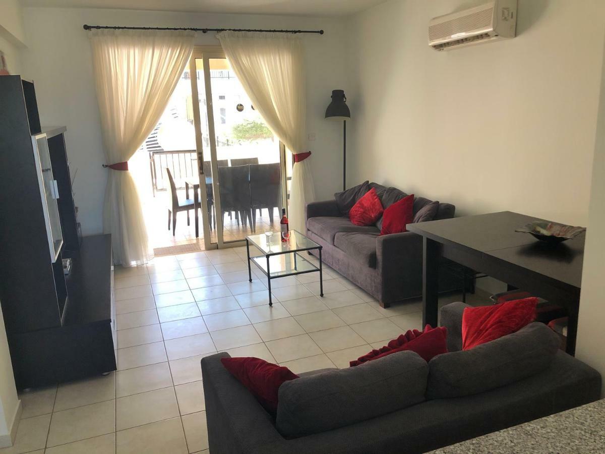 Royal Seacrest Apartment Paphos Exterior photo