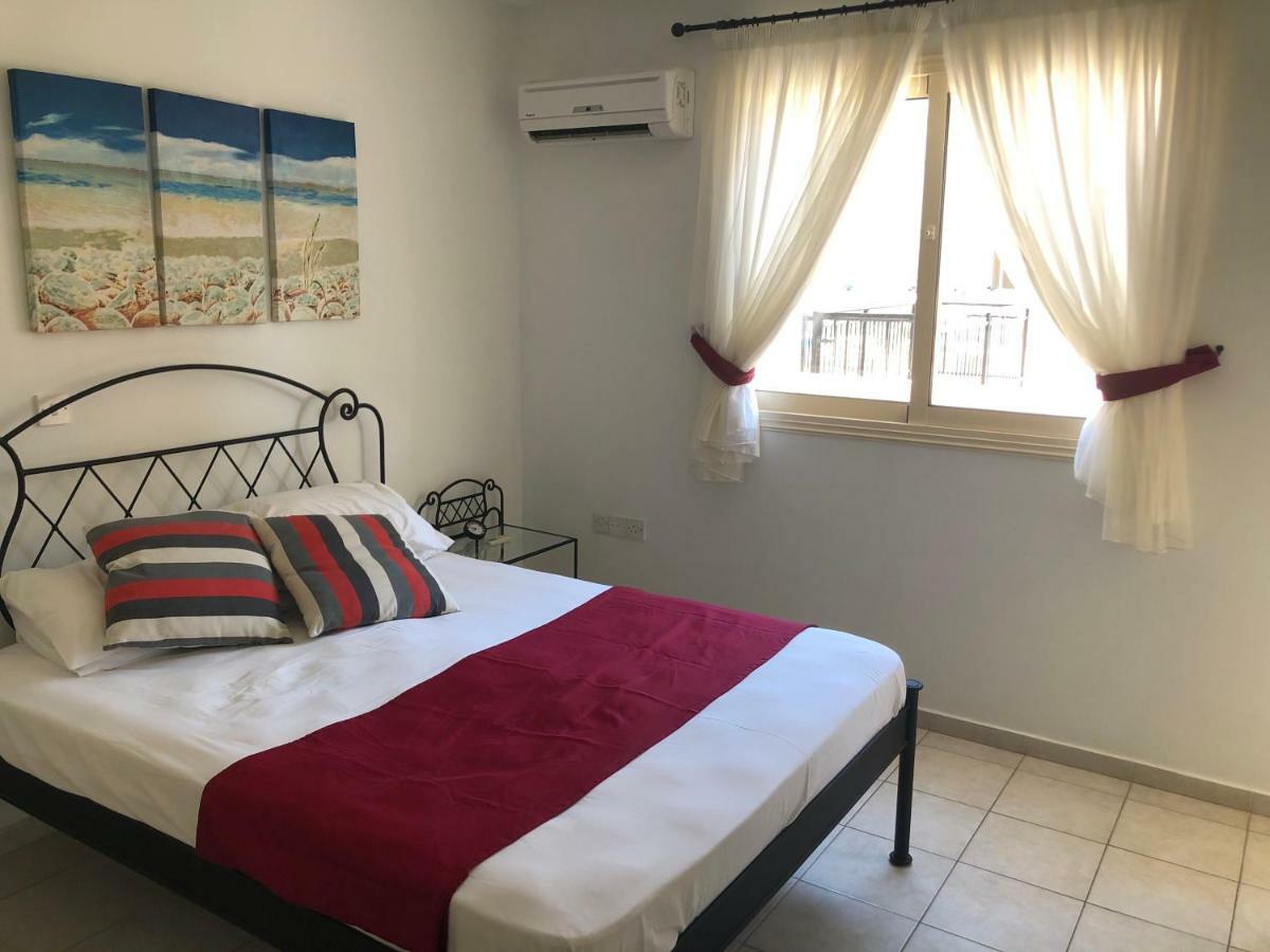 Royal Seacrest Apartment Paphos Exterior photo